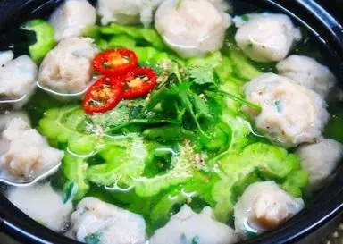 Hình ảnh Canh Khổ Qua nấu Chả cá