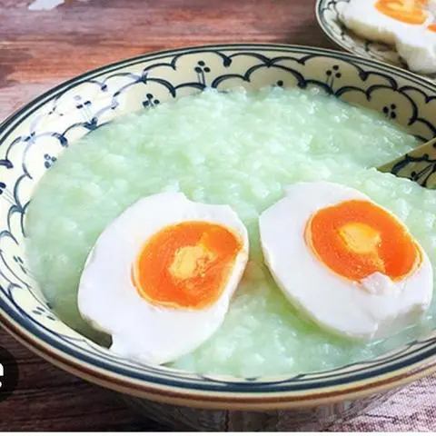 Hình ảnh Cháo Trắng - Hột Vịt Muối  (Cháo Có vị mặn + béo của nước sườn)
