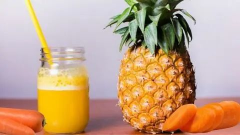 Hình ảnh Nước ép thơm - cà rốt