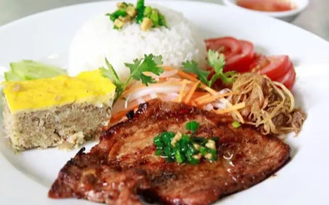Hình ảnh CƠM THỊT BA RỌI- BÌ- CHẢ