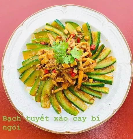 Hình ảnh Bạch Tuyết Xào Cay Bí Ngòi