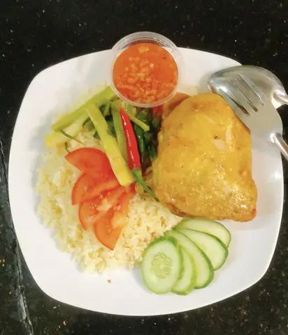 Hình ảnh Cơm Gà Hấp Muối má đùi 