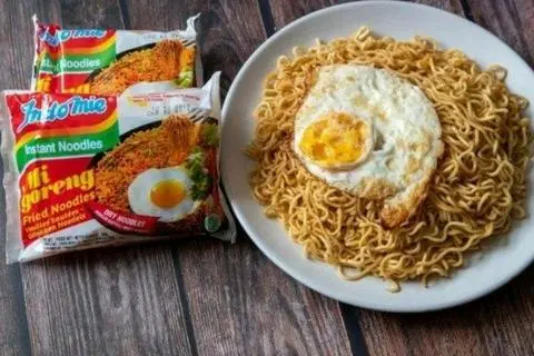 Hình ảnh Mì indo trứng chiên