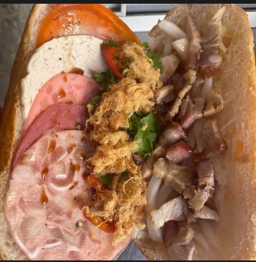 Hình ảnh Bánh mì thập cẩm đặc biệt