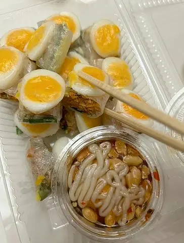 Hình ảnh Cuốn trứng lòng đào 