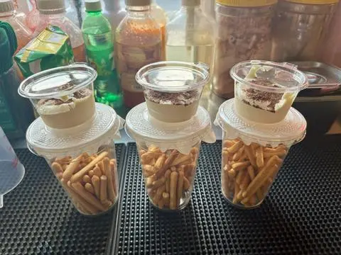 Hình ảnh Bánh que chấm kem trứng 