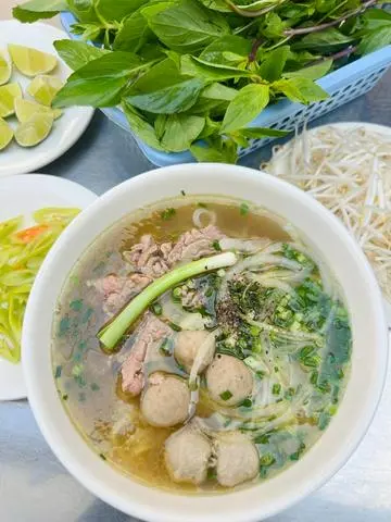 Hình ảnh Phở Bò Tái Viên + 1 Trứng