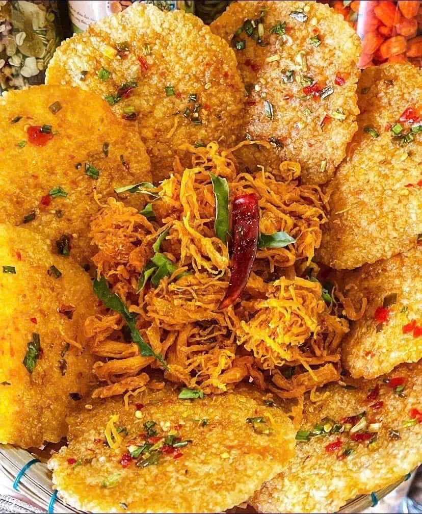 Hình ảnh CƠM CHÁY KHÔ GÀ SIÊU NGON - ĂN GHIỀN HỘP NHỎ 320gr