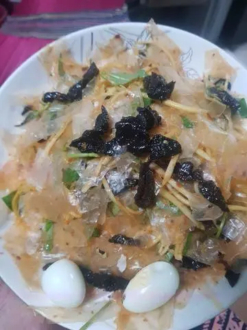 Hình ảnh Bánh tráng bò đen đặc biệt
