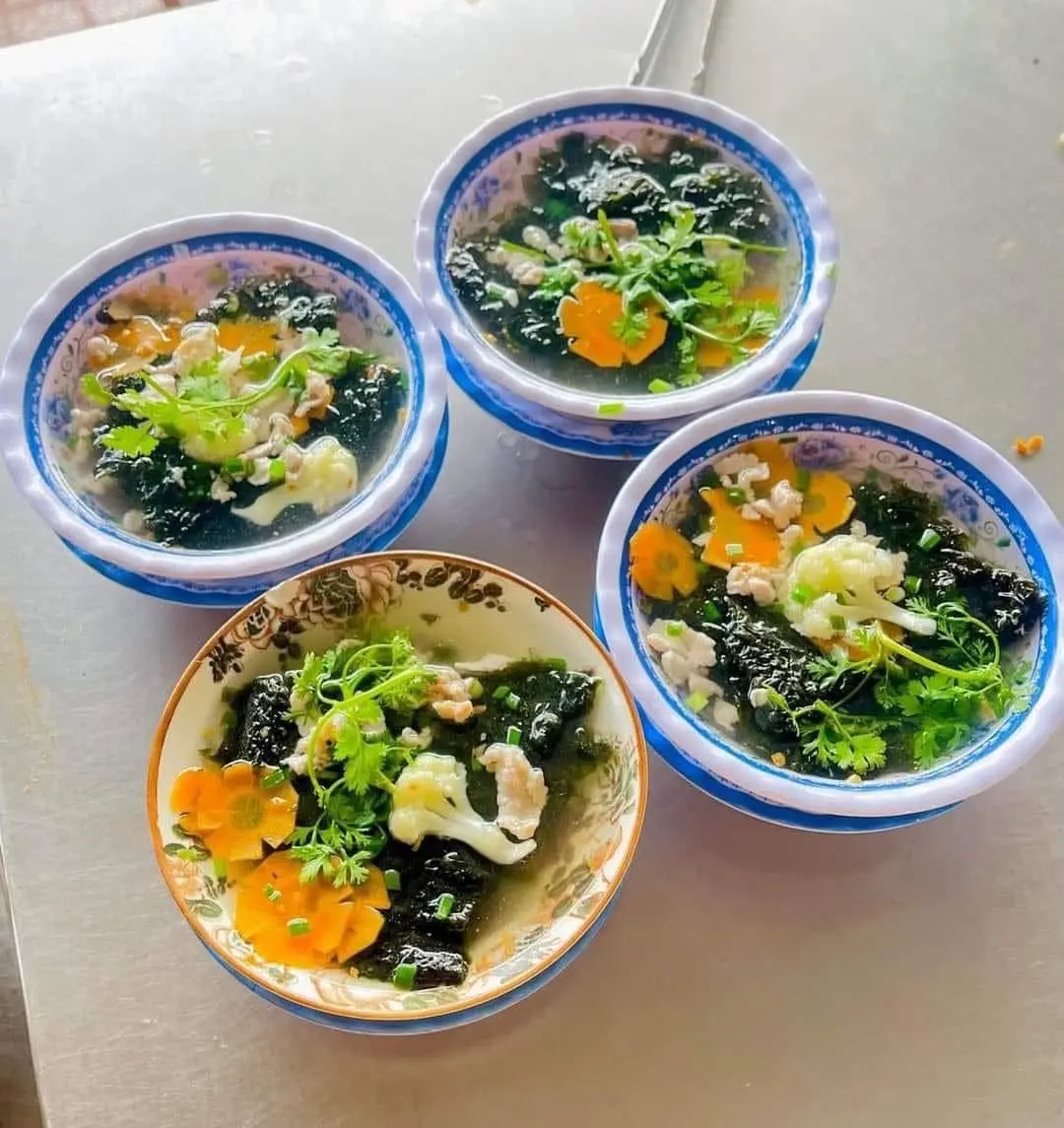 Hình ảnh Chén canh rong biển