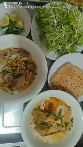 Hình ảnh mì Quảng sườn chả 