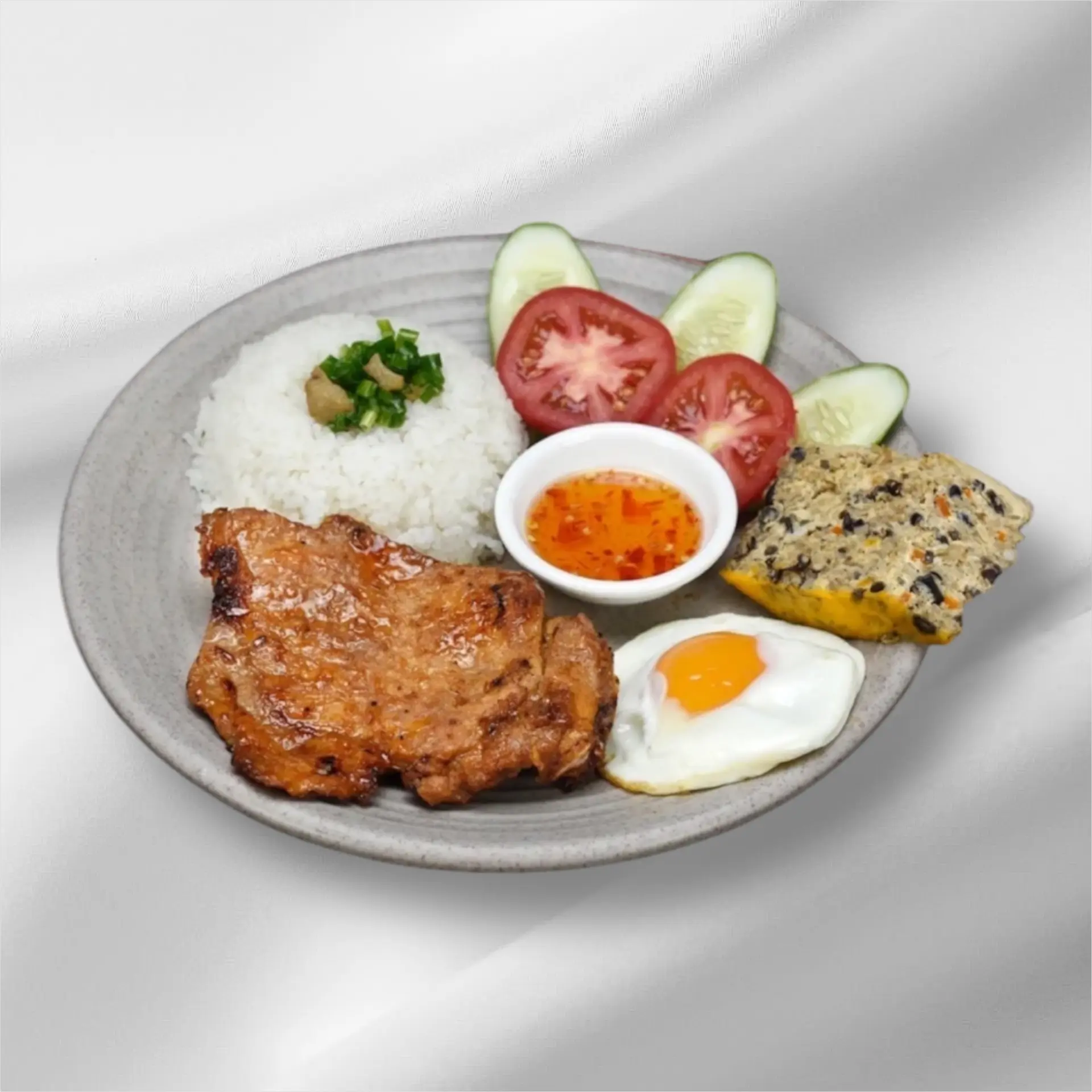 Hình ảnh Cơm Sườn + Chả + Trứng Ốp La