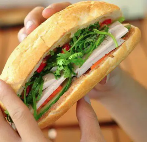 Hình ảnh Bánh mì chả chay
