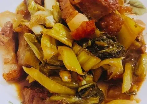 Hình ảnh Cơm thịt kho cải chua