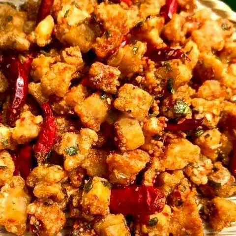 Hình ảnh Tóp mỡ rim mắm tỏi ớt Thêm