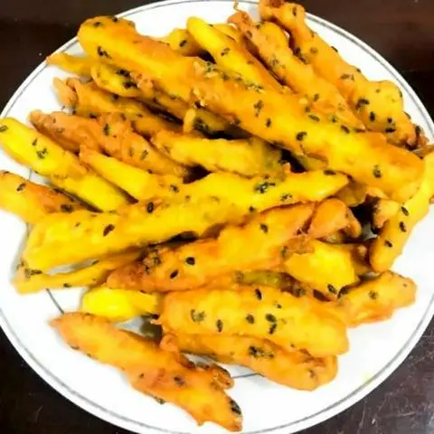 Hình ảnh Khoai lang chiên mè đen