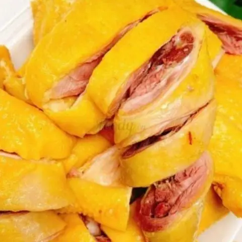 Hình ảnh Gà Ủ Muối 1/2 Con + Tặng Trà Trái Cây