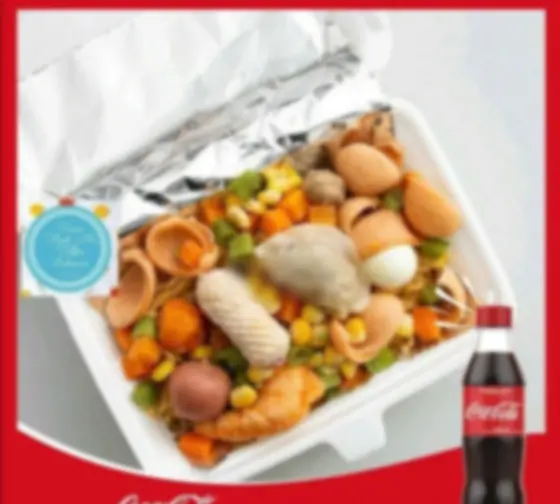 Hình ảnh Mì trộn thập cẩm - coca