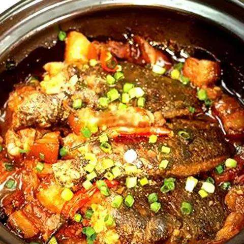 Hình ảnh Cơm cá rô kho tộ