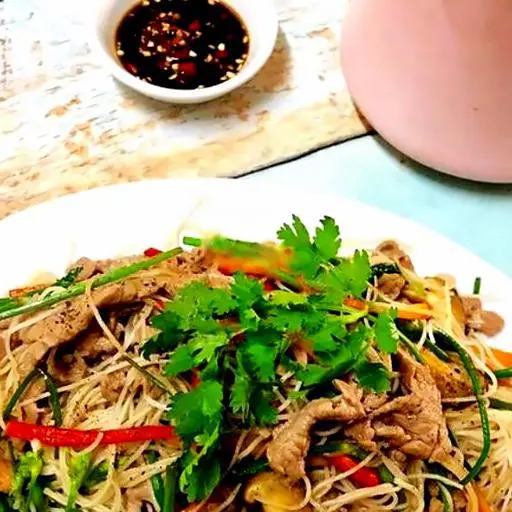 Hình ảnh Bún gạo xào bò