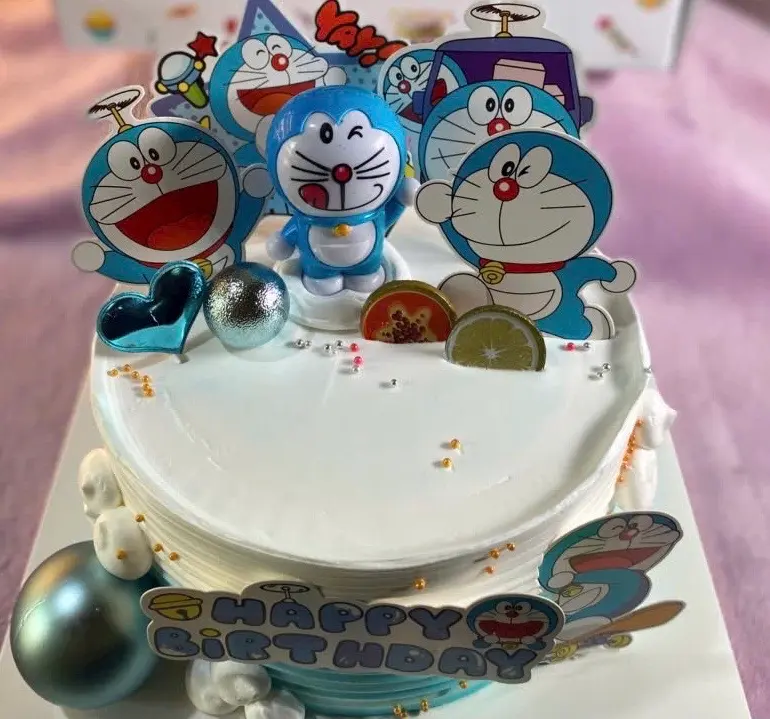 Hình ảnh bánh kem sữa tươi doraemon