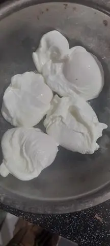 Hình ảnh Trứng chần thêm