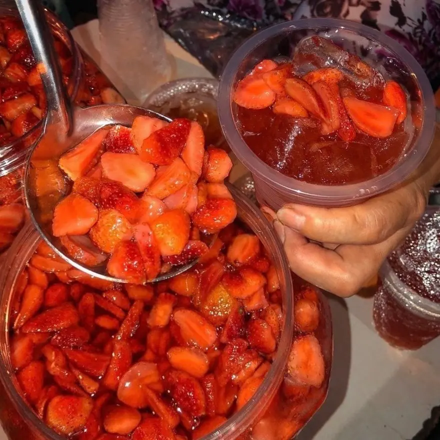 Hình ảnh trà dâu tươi  ly 1000ml