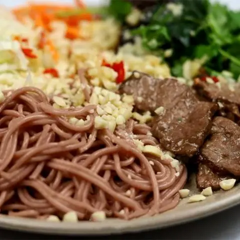 Hình ảnh bún gạo lứt trộn bò xào