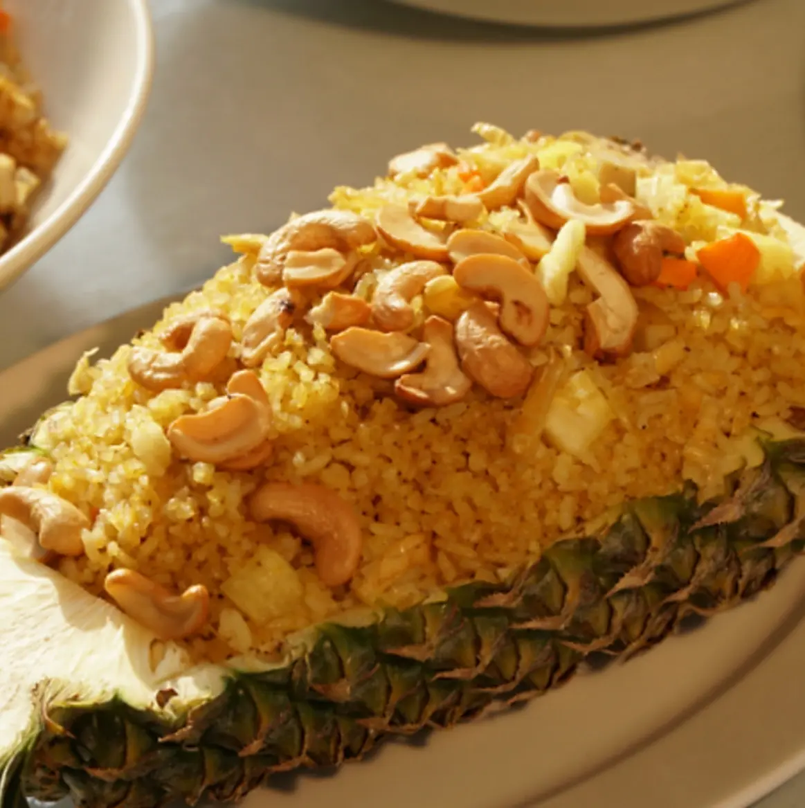Hình ảnh Cơm trái thơm chay - Pineapple fried rice