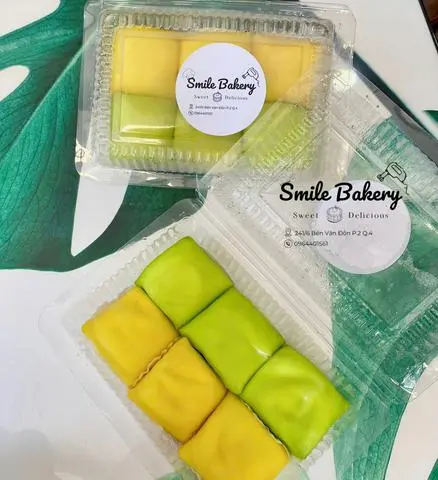 Hình ảnh Crepe sầu riêng mini hộp 10 cái tặng 2 cái