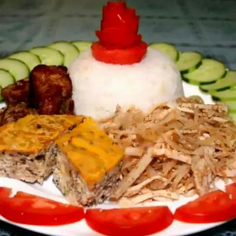 Hình ảnh Cơm bì chả