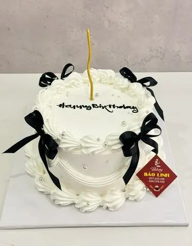 Hình ảnh bánh kem sữa tươi gắn nơ