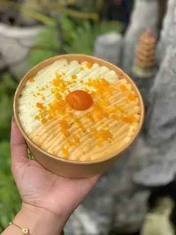 Hình ảnh Bông Lan Trứng Muối Tô 2 Sốt