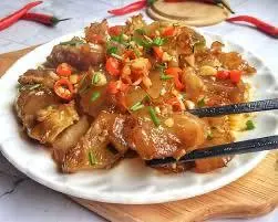 Hình ảnh Gân bò xào sa tế
