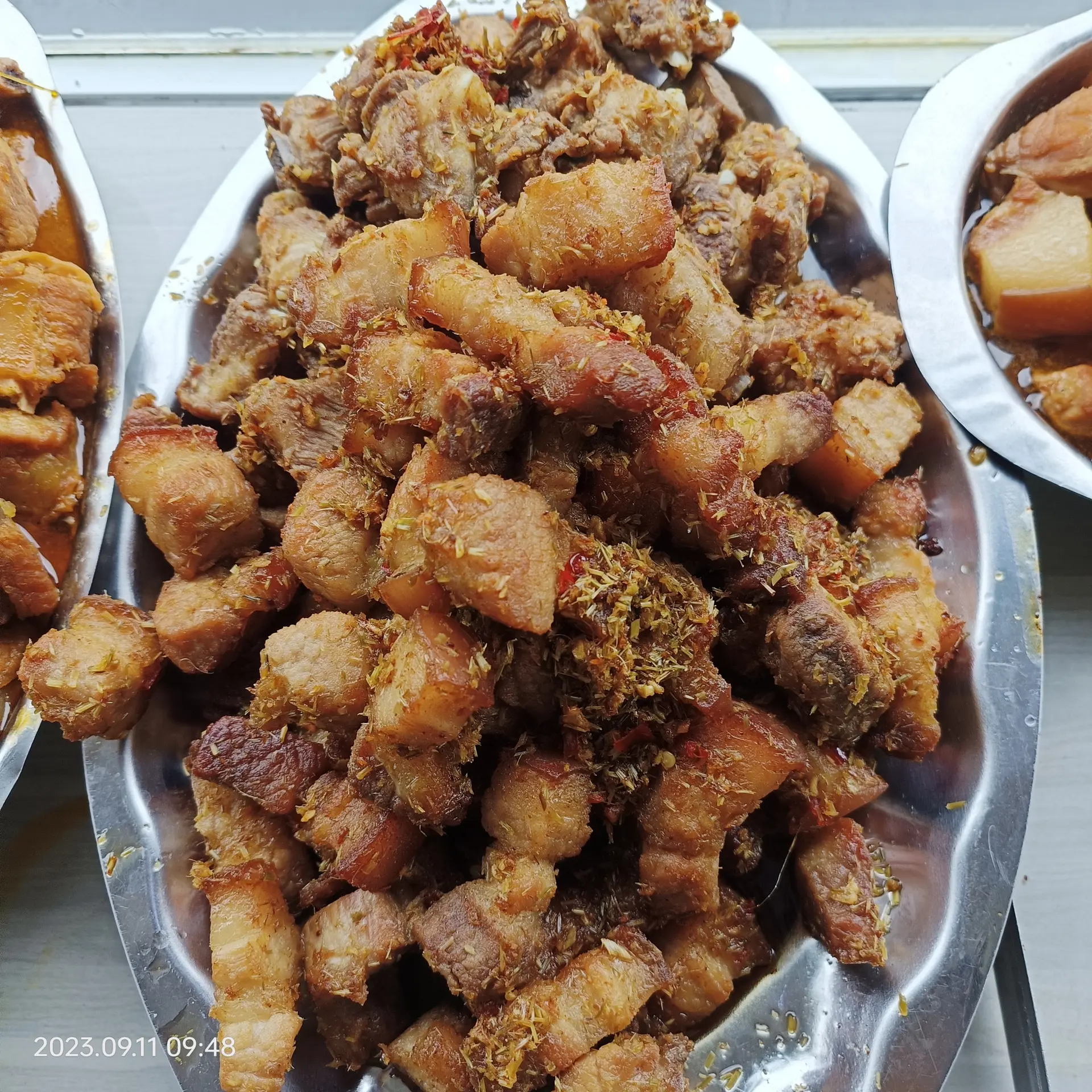 Hình ảnh Ba Rọi Chiên Muối Sả Thêm 