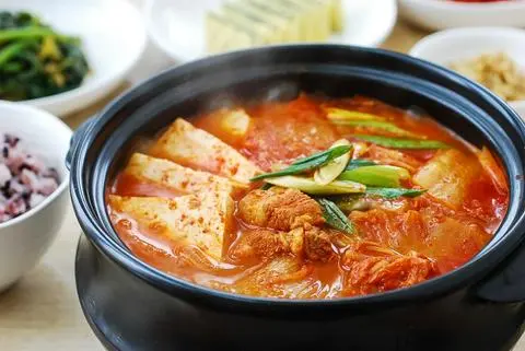 Hình ảnh soup kim chi bò