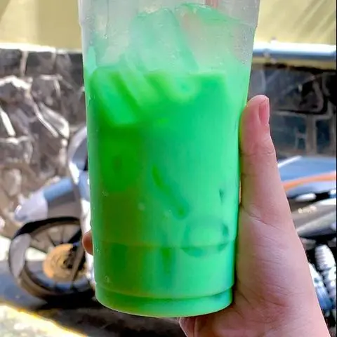 Hình ảnh Sữa săm soi ( sâm dứa sữa ( topping ngũ vị)