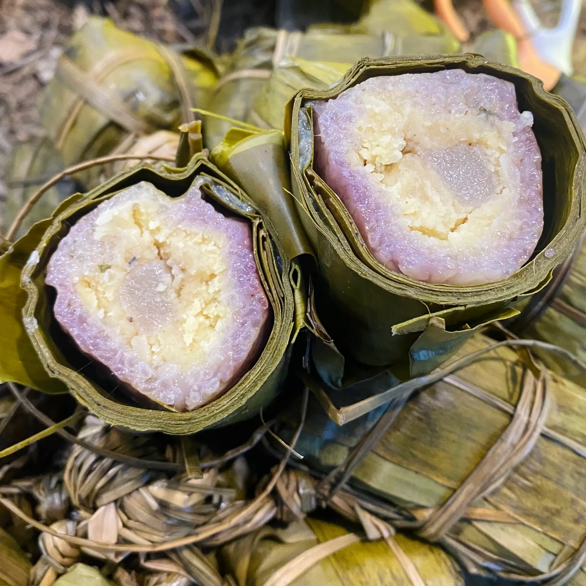 Hình ảnh Bánh Tét Đậu Mỡ Miền Tây Trà Cuôn