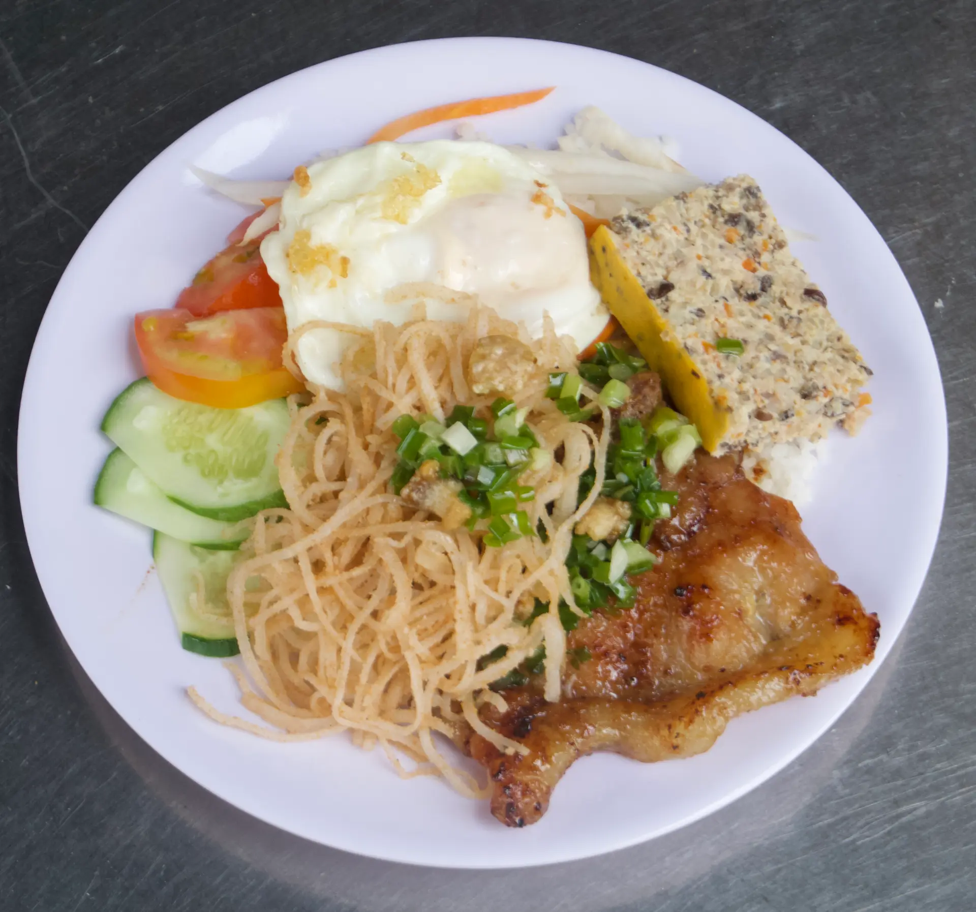 Hình ảnh Cơm sườn bì chả trứng