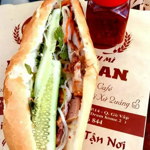 Hình ảnh Bánh mì heo quay