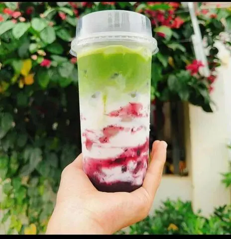 Hình ảnh Matcha latte việt quất