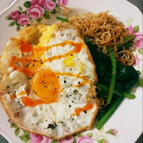 Hình ảnh Mì xào trứng