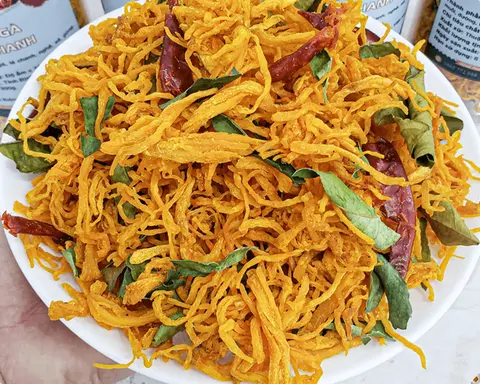 Hình ảnh Khô gà lá chanh