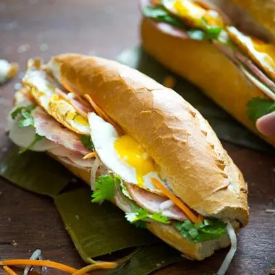 Hình ảnh bánh mì ốp la 2 trứng
