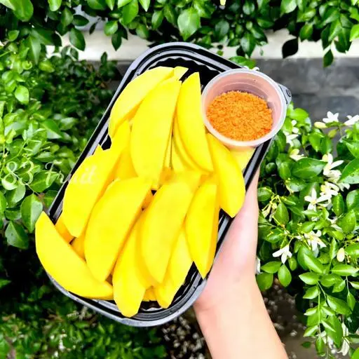 Hình ảnh Xoài tứ quý cắt sẵn muối tôm 400G - 600G