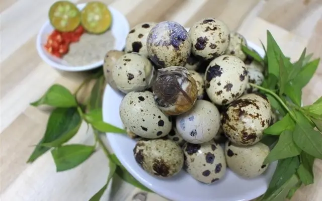 Hình ảnh Trứng cút lộn - 10 trứng
