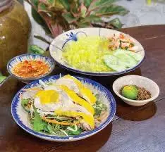 Hình ảnh Cơm gà chặt (phần lớn)