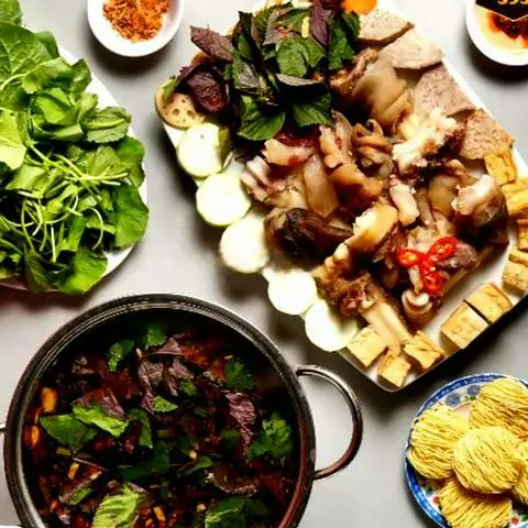 Hình ảnh Lẩu dựng bê