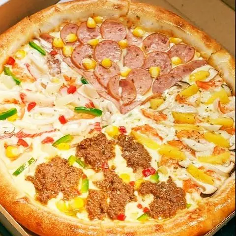 Hình ảnh PIZZA 4 VỊ MIX SẲN. XÚC XÍCH THANH CUA BÒ TÔM