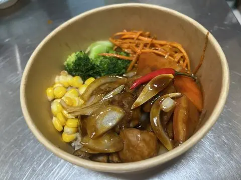 Hình ảnh Cơm Chiên , Gà Quay lắc muối chà bông
